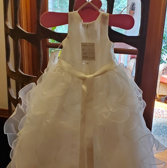 Girls Dress - Picture 3 of 4